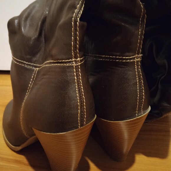 Boots - Picture 2 of 6